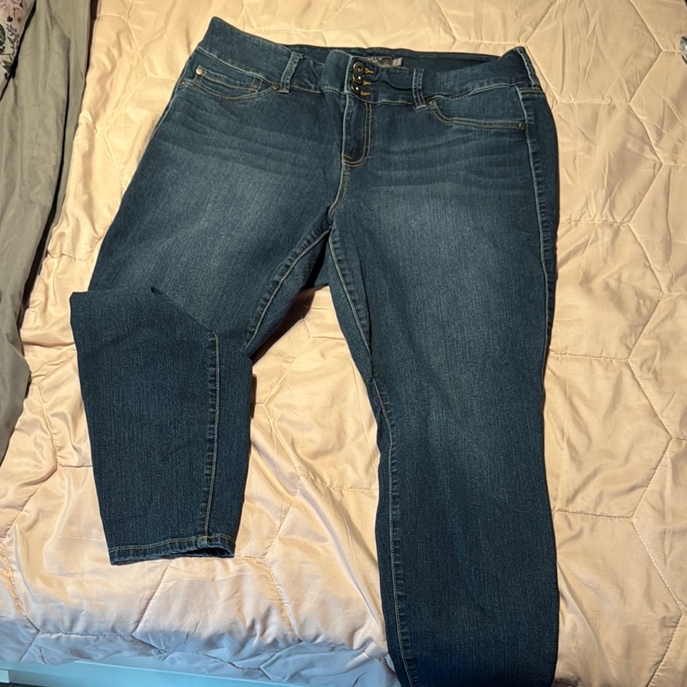 Torrid Medium Wash Jeggings 18 Short